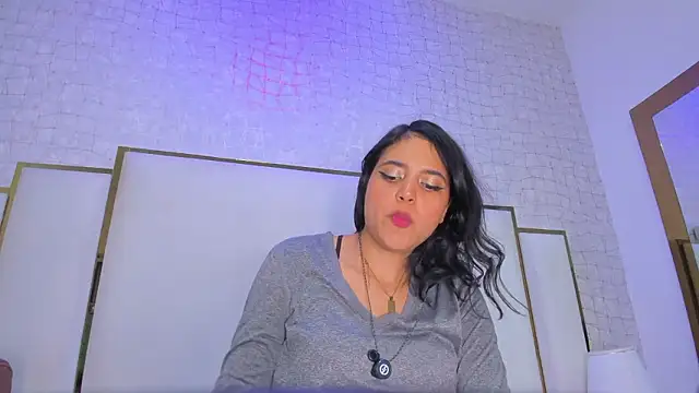 Snapshot of thalia888_ chatting on March 5, 7:10 pm thalia888 online show from March 5, 7:10 pm