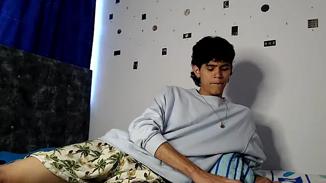 Snapshot of alexmark_ chatting on April 9, 7:08 pm alexmark online show from April 9, 7:08 pm