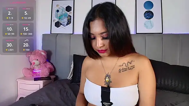 Naiaa Cruz online show from October 11, 7:23 pm