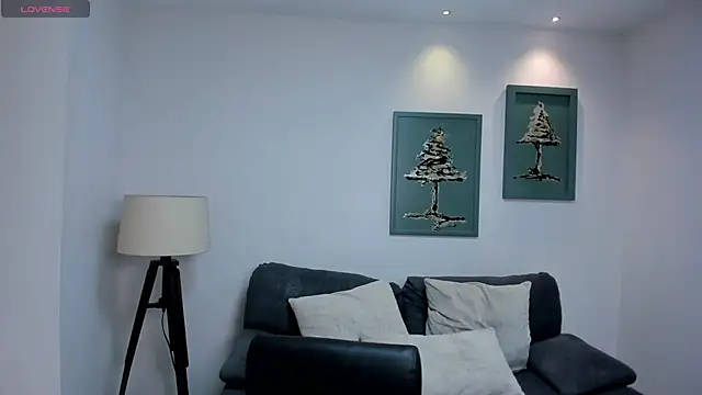 LeahNovac online show from October 19, 5:02 pm