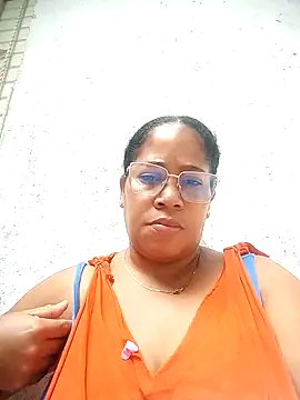 Snapshot of Big_ass_submissive chatting on September 21, 5:25 pm Big ass submissive online show from September 21, 5:25 pm