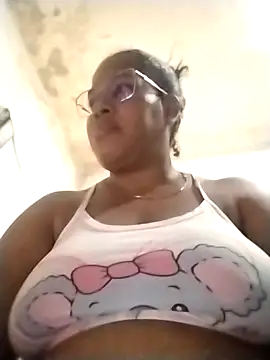 Snapshot of Big_ass_submissive chatting on October 6, 10:07 pm Big ass submissive online show from October 6, 10:07 pm