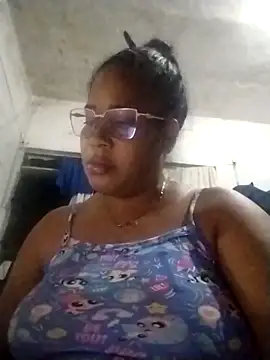 Snapshot of Big_ass_submissive chatting on October 18, 12:24 am Big ass submissive online show from October 18, 12:24 am