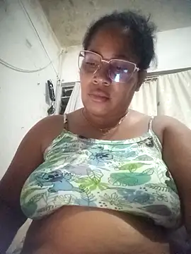 Snapshot of Big_ass_submissive chatting on October 22, 12:22 am Big ass submissive online show from October 22, 12:22 am