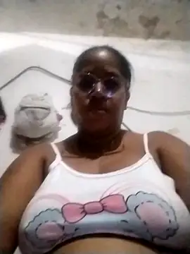 Snapshot of Big_ass_submissive chatting on October 23, 4:23 am Big ass submissive online show from October 23, 4:23 am