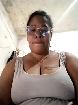 Snapshot of Big_ass_submissive chatting on October 25, 1:18 pm Big ass submissive online show from October 25, 1:18 pm