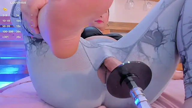  miss mia online show from November 21, 11:53 am