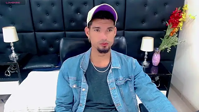 StivBigCock online show from September 16, 2:01 am