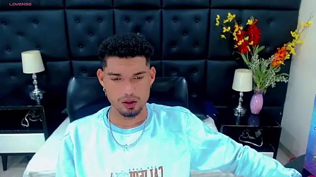 StivBigCock online show from September 20, 8:10 pm