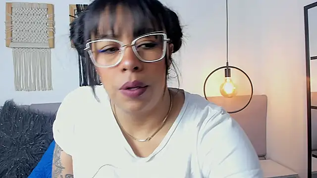 Ashley owens   online show from September 9, 11:43 am