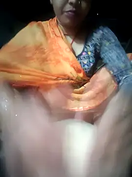 Snapshot of Monika_thakurr chatting on April 10, 12:27 am Monika thakurr online show from April 10, 12:27 am