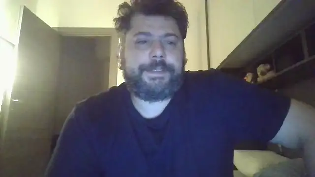 giuseppelovisi85 online show from October 14, 5:08 am