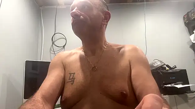 frankyjones8989 online show from December 14, 7:07 pm