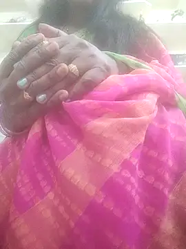Snapshot of hotmahitha chatting on May 4, 4:30 am hotmahitha online show from May 4, 4:30 am