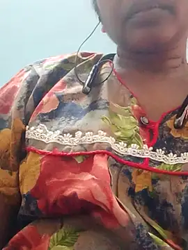 Snapshot of hotmahitha chatting on June 4, 10:21 am hotmahitha online show from June 4, 10:21 am