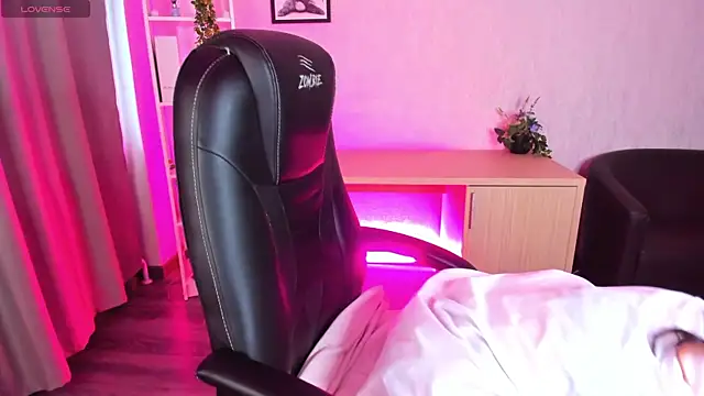 Alis Platt online show from September 22, 3:30 am