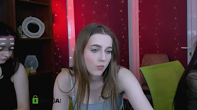 Snapshot of aria_moo chatting on November 18, 7:35 am aria moo online show from November 18, 7:35 am