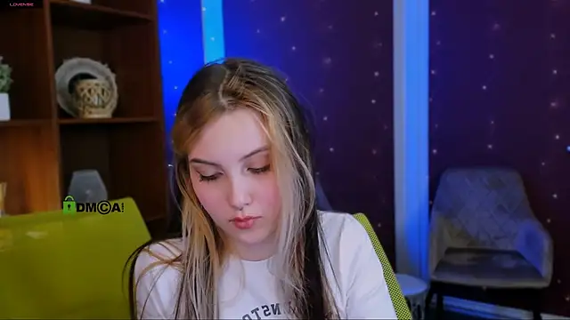 Snapshot of aria_moo chatting on November 20, 7:35 pm aria moo online show from November 20, 7:35 pm