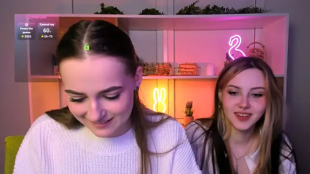 Snapshot of aria_moo chatting on December 2, 5:57 am aria moo online show from December 2, 5:57 am