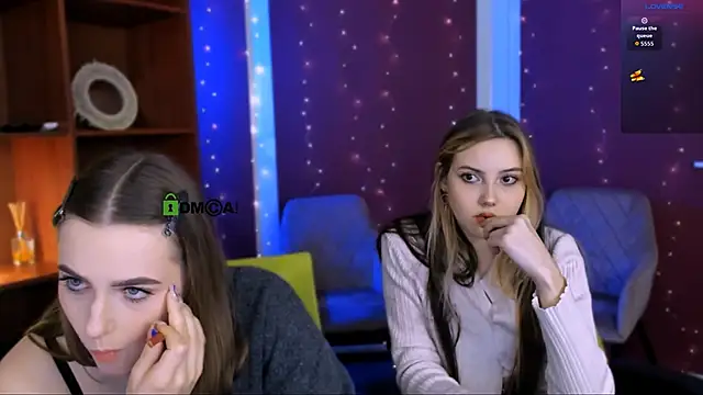 Snapshot of aria_moo chatting on December 4, 6:12 am aria moo online show from December 4, 6:12 am