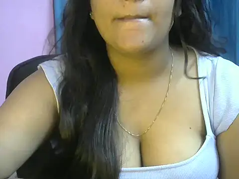 Queenxxx98 online show from November 9, 7:23 pm