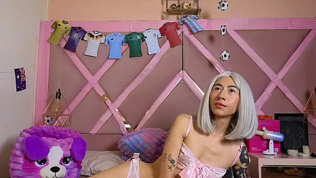 Sophia moo  online show from July 17, 5:14 am