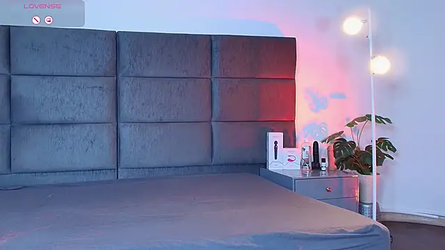 Slenna Moon online show from March 26, 11:32 pm