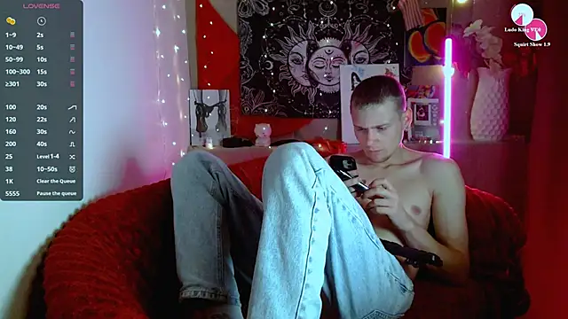 Snapshot of Xavier_Night81 chatting on September 11, 8:14 am Xavier Night81 online show from September 11, 8:14 am