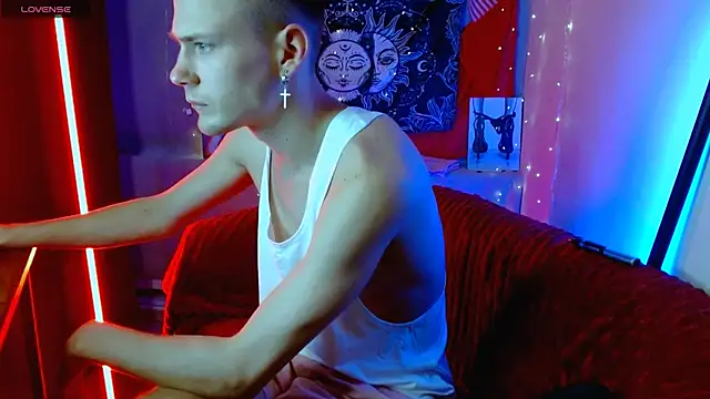 Snapshot of Xavier_Night81 chatting on September 25, 8:29 am Xavier Night81 online show from September 25, 8:29 am