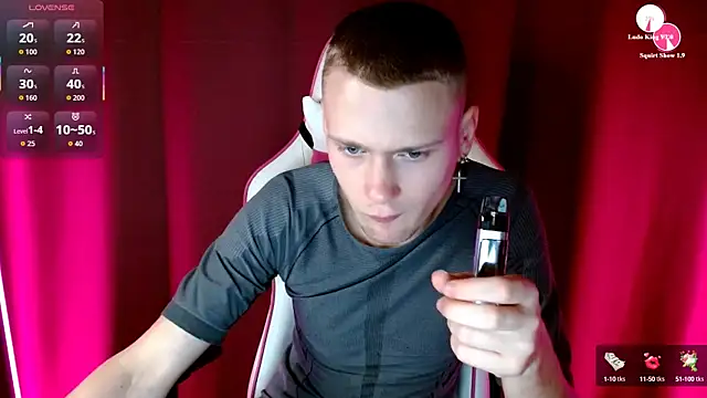 Snapshot of Xavier_Night81 chatting on October 10, 7:40 am Xavier Night81 online show from October 10, 7:40 am