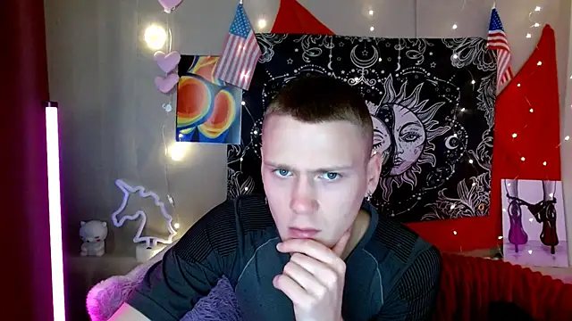 Snapshot of Xavier_Night81 chatting on October 14, 7:20 am Xavier Night81 online show from October 14, 7:20 am