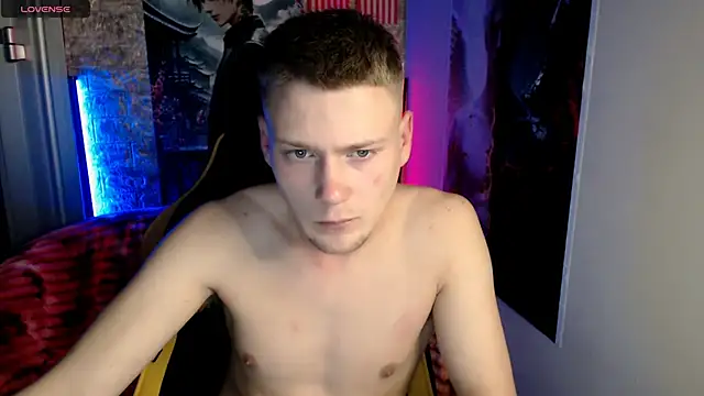 Snapshot of Xavier_Night81 chatting on December 5, 10:57 am Xavier Night81 online show from December 5, 10:57 am