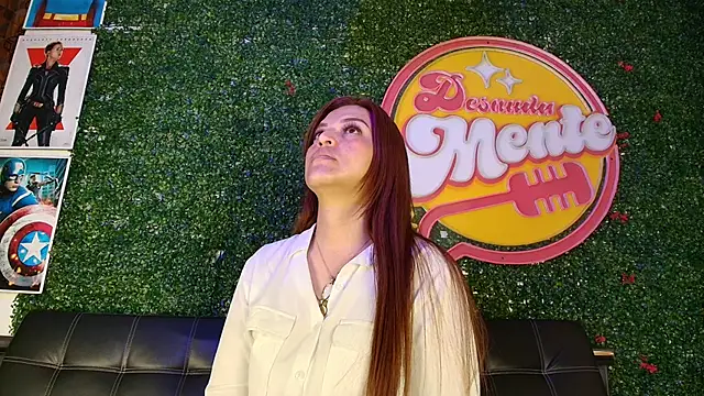 Snapshot of Skylar__Desire chatting on September 29, 1:16 pm Skylar Desire online show from September 29, 1:16 pm