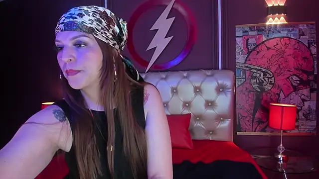 Snapshot of Skylar__Desire chatting on September 30, 2:00 pm Skylar Desire online show from September 30, 2:00 pm