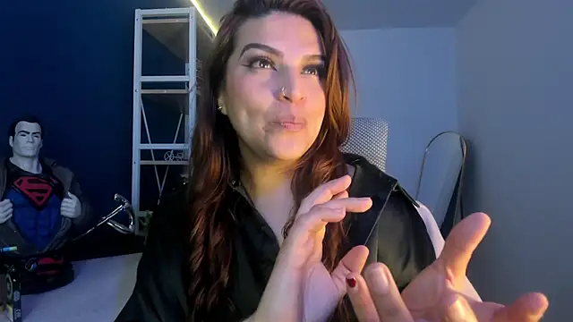 Snapshot of Skylar__Desire chatting on October 18, 2:36 am Skylar Desire online show from October 18, 2:36 am