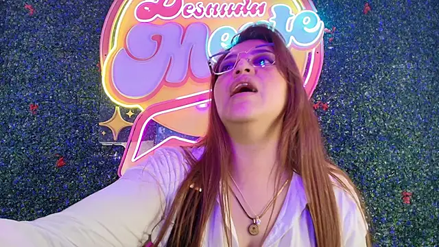 Snapshot of Skylar__Desire chatting on October 28, 11:36 am Skylar Desire online show from October 28, 11:36 am