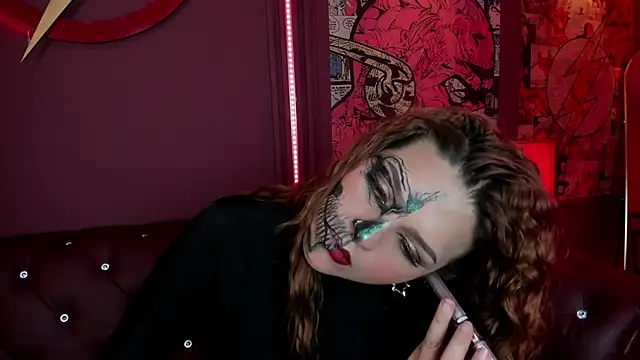 Snapshot of Skylar__Desire chatting on October 29, 11:56 am Skylar Desire online show from October 29, 11:56 am