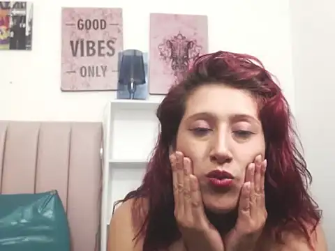 Chloe Wiild online show from October 4, 3:59 am