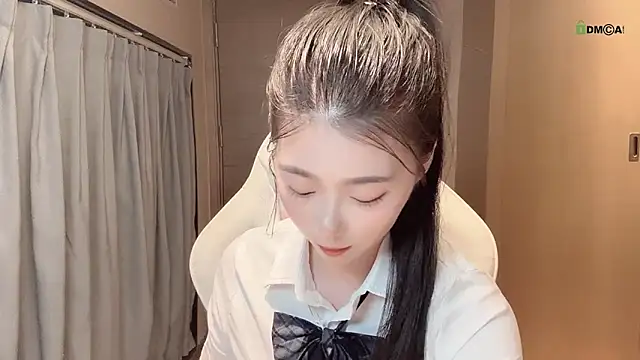 Makinghappymyself  online show from November 2, 7:00 am