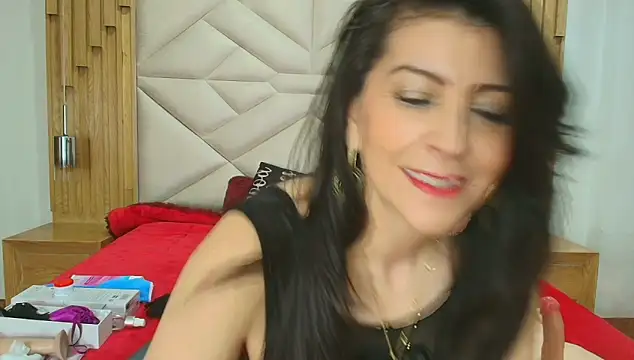 allie pearl online show from October 15, 12:05 pm