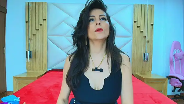 allie pearl online show from November 16, 12:00 pm