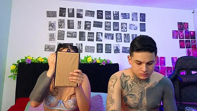 Sarahandzack online show from September 20, 7:59 pm