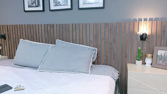 luna roja25 online show from October 14, 1:01 pm