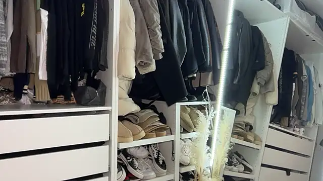 KayleeBella online show from November 11, 6:52 pm