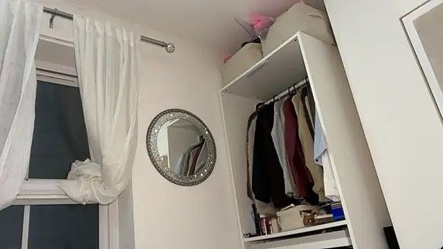 KayleeBella online show from February 5, 9:41 pm