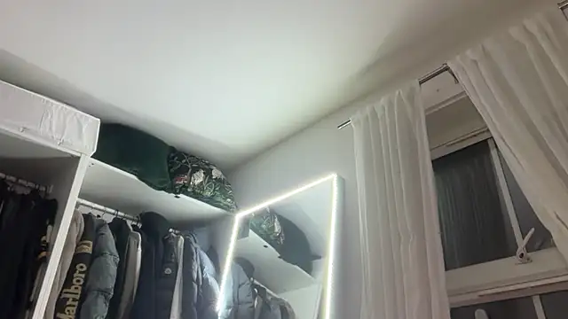 KayleeBella online show from March 17, 9:18 pm