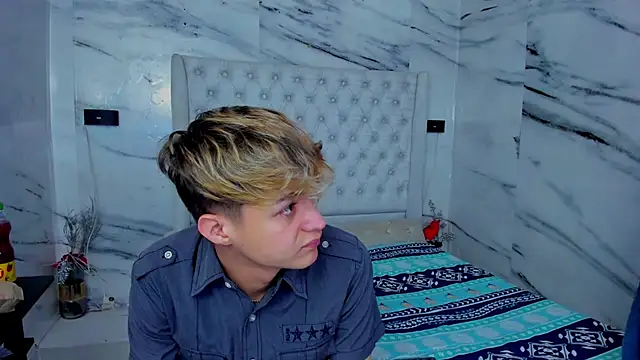 Ari and Storm online show from November 12, 1:11 pm