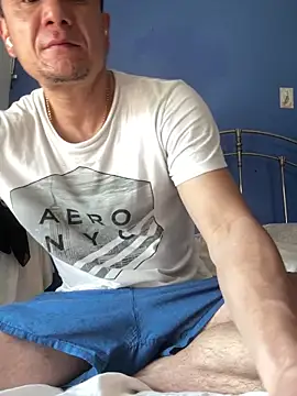 Snapshot of stevo170t chatting on May 17, 6:48 pm stevo170t online show from May 17, 6:48 pm