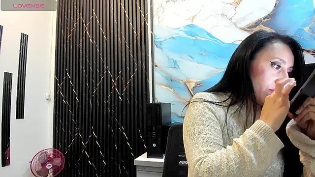 Scarlett 14  online show from February 4, 2:39 am