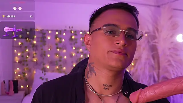 LiamDeep online show from December 22, 11:24 pm